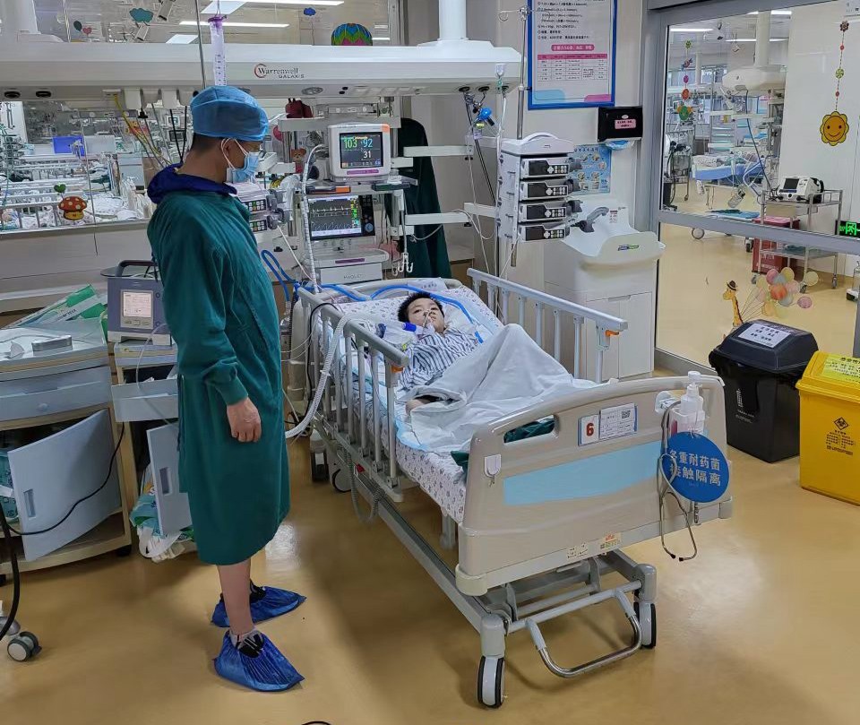 久治县跨省救护车出租公司