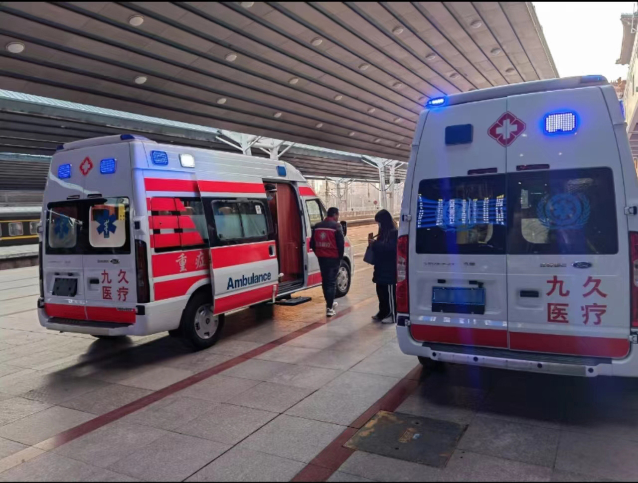 久治县救护车长途转运